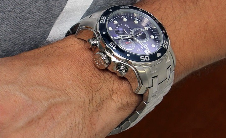 Invicta Men’s 0070 Pro Diver Collection Chronograph Watch