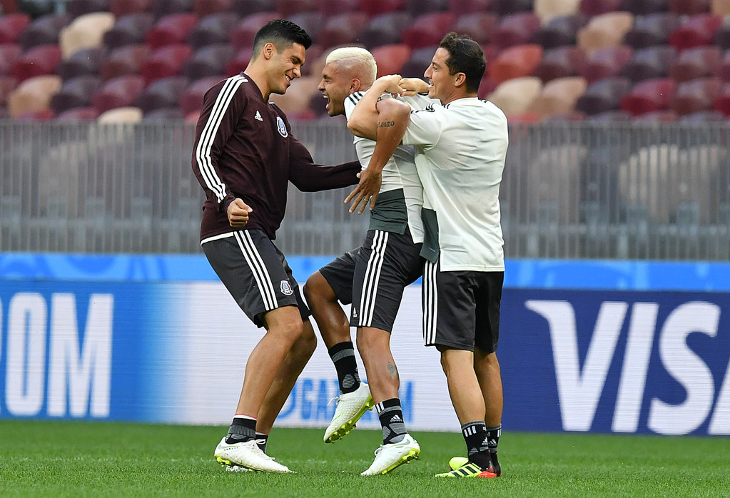 儘管外界批評聲浪不斷，墨西哥選手仍專注在盧日尼基體育場備戰。（AFP授權）