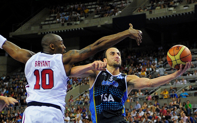2012年Ginobilli和美國夢幻隊進行奧運熱身賽，當時Kobe Bryant也披上美國隊戰袍。（達志影像資料照）