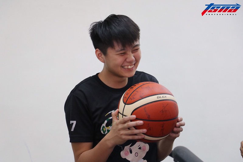 林釵娟畢業於馬公國中，畢業後至南山女籃打球，現在為台師大競技系學生。（行大昀／攝）