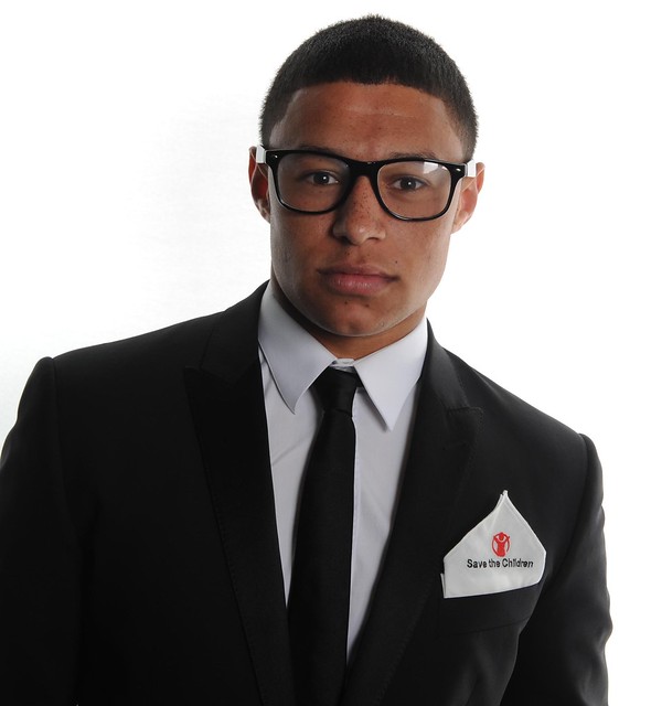 The 30-year old son of father Mark Chamberlain and mother Wendy Oxlade Alex Oxlade-Chamberlain in 2024 photo. Alex Oxlade-Chamberlain earned a  million dollar salary - leaving the net worth at 4 million in 2024