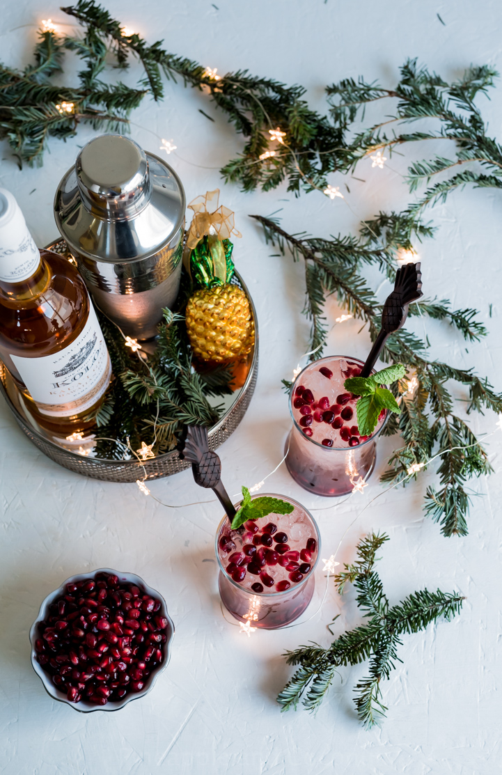 Pomegranate Passion fruit Rum Fizz www.pineappleandococnut.com #Drinkmas