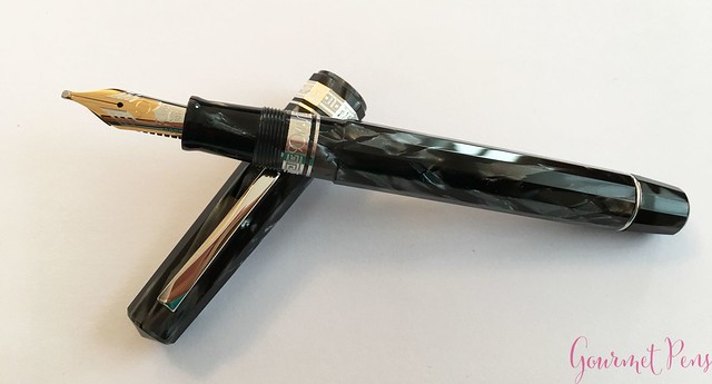 Review 90th Anniversary Omas Icons Celluloid Collection Set @PapierundStift 36