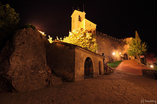 Rocca Guaita at night
