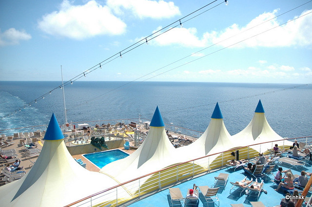Cruise Costa Luminosa - Outside Swimming Pool