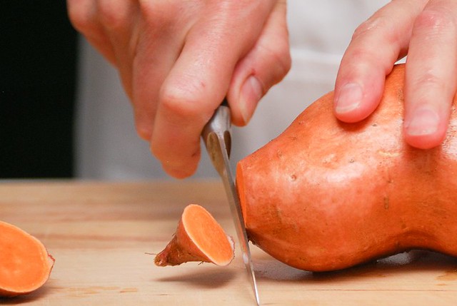 Cutting sweet potatoes