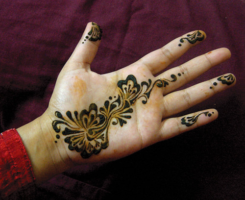 Henna, ajeeb | Another simple design. | Asma Kausar | Flickr