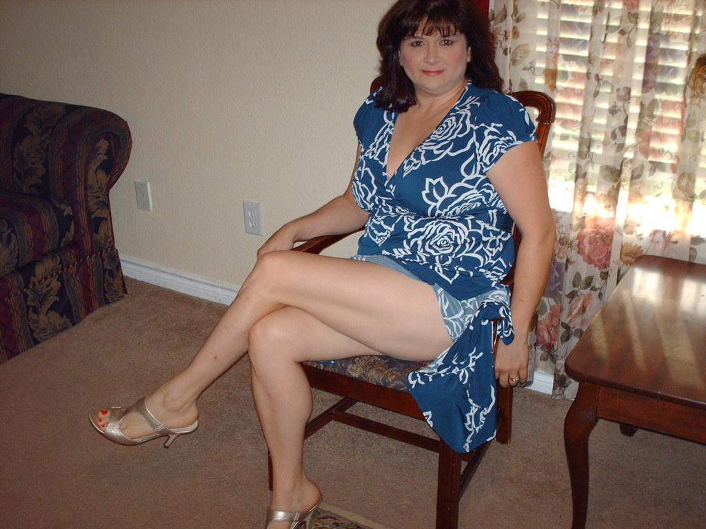 Legs In A New Dress Posing In Her New Dress Xcleftx