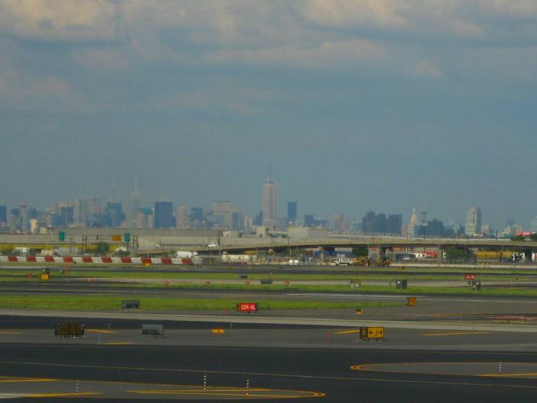 Manhattan Skyline from Newark Liberty International Airpor ...