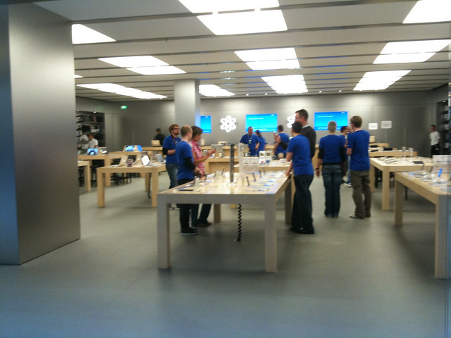Apple Store Hamburg iPhone 4 Launch