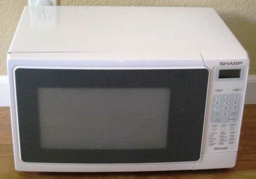 Sharp Carousel Microwave - $30 | Model R-220HW. Microwave in… | Flickr