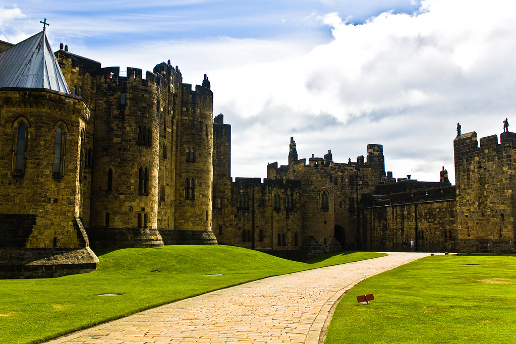 the-real-hogwarts-the-alnwick-castle-was-used-for-some-foo-flickr