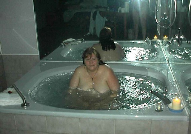 Bbw Hot Tub 65