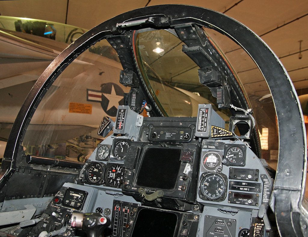 f14 cockpit view