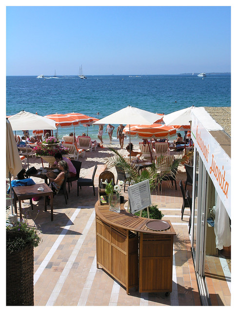 Juan-les-Pins - Juanita - beachscape 01 | inviting view | Romeodesign ...
