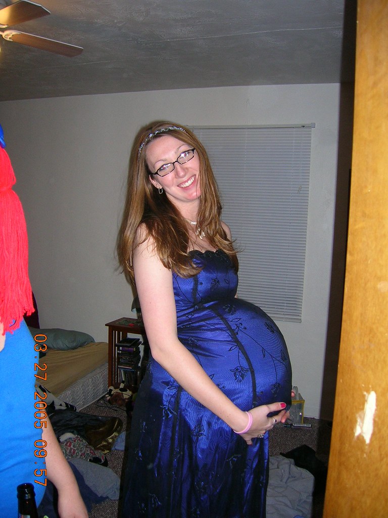 Pregnant Prom Queen 40
