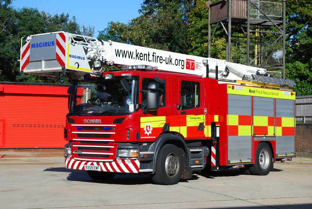 kent-fire-rescue-service-kx59-ewf-scania-gb-fire-magirus-flickr