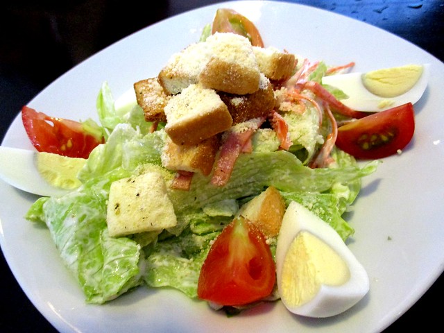 Le Cafe Ceasar's salad