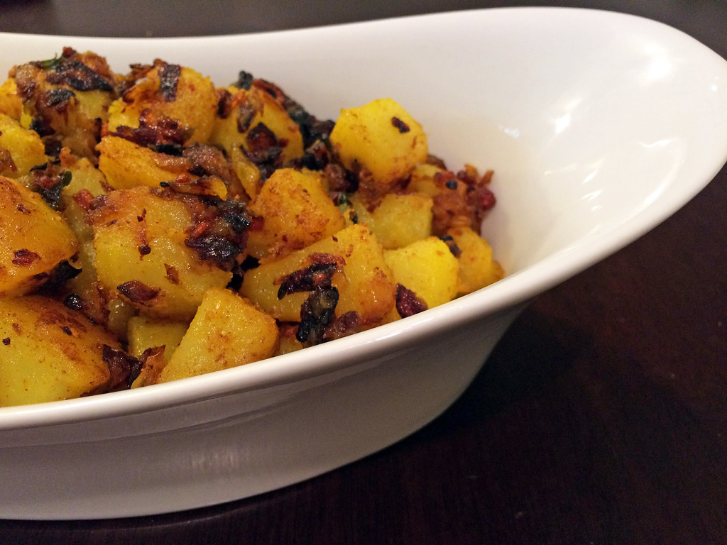 Sri Lankan spiced potatoes