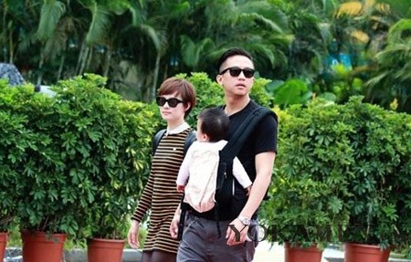 Tian Liang Lin to become the fashion bar foreign handsome dad dress model