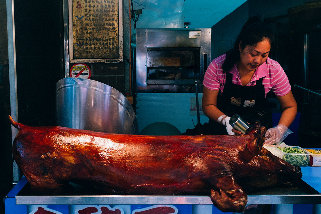 La calle mayor de Wulai ofrece delicias como panecillos rellenos con carne de cerdo asado
