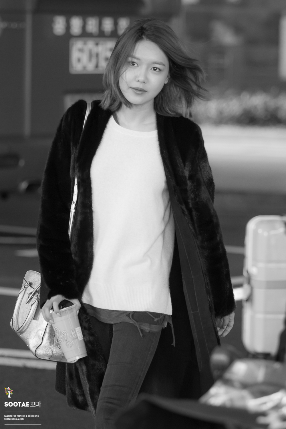 [PIC][12-03-2016]SooYoung trở về Hàn Quốc vào chiều nay 25444761003_4389223cec_o