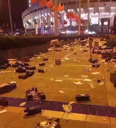 Bigbang concert in Hangzhou 10 tons of garbage, cleaning staff: off-white