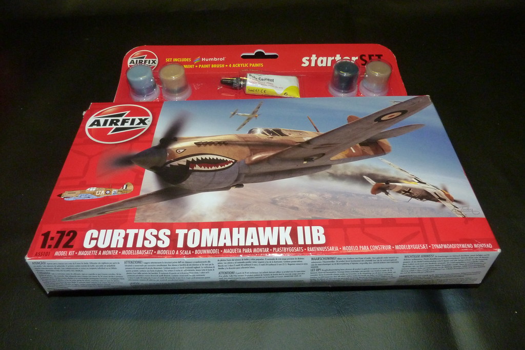 AIRFIX  1/72 Tomahawk IIB Fighter Small Starter Set w/paint & glue  ARX55101