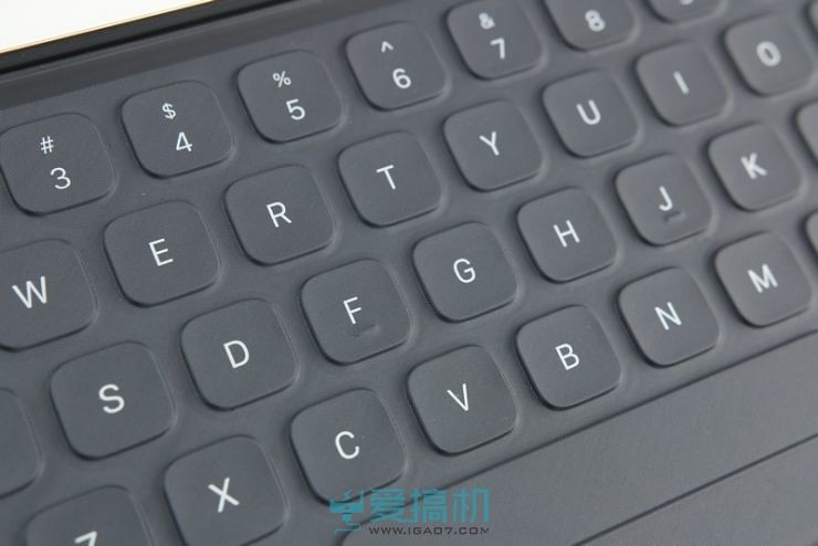 The most expensive iPad case Apple Smart Keyboard experience
