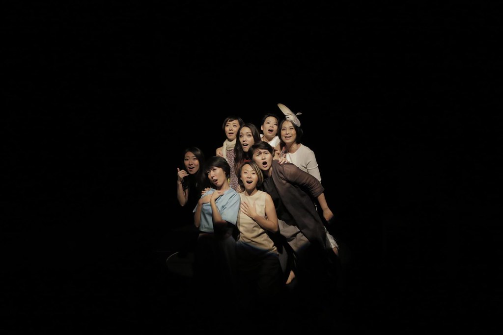 《踏青》策劃徐堰鈴也執導劇場作品《踏青去》，此劇以女同志為主題在2004年首演，去年於國家實驗劇場重現。圖為《踏青去》劇照。（圖：莎妹劇團提供）