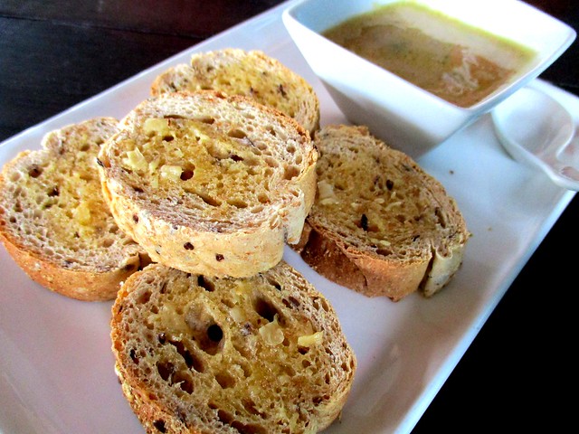 Payung Cafe garlic bread with chicken sauce