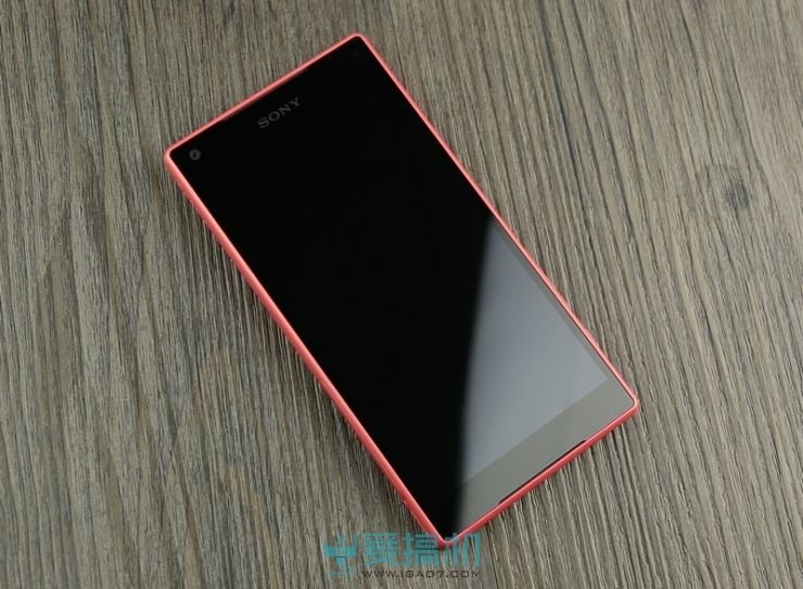 Virtues Xperia Sony Z5 Compact to start playing