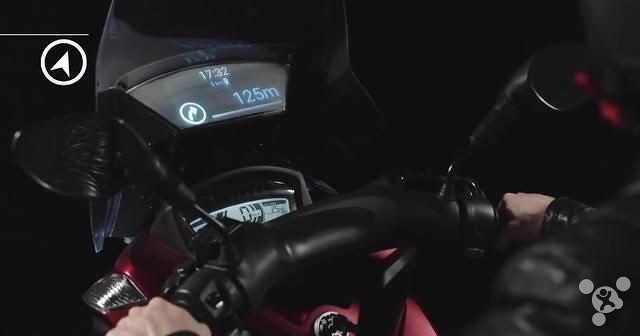 Samsung's concept of intelligent windscreen: motorcycle driving safer