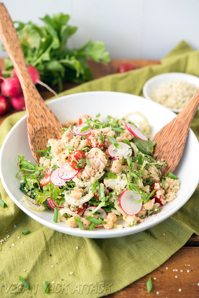 Quinoa Fennel Chickpea Salad - Healthy, easy, and delicious! #vegan #glutenfree
