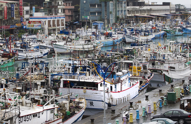 台灣為全球捕鮪魚的前三大強權，多達16萬名外籍漁工在台灣的遠洋漁船工作，船隻在全球鮪魚延繩釣漁船中佔36%。圖片來源：台灣綠色和平組織