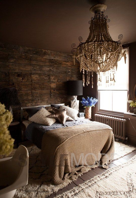 Brown bedroom to create a low profile desirable temperament