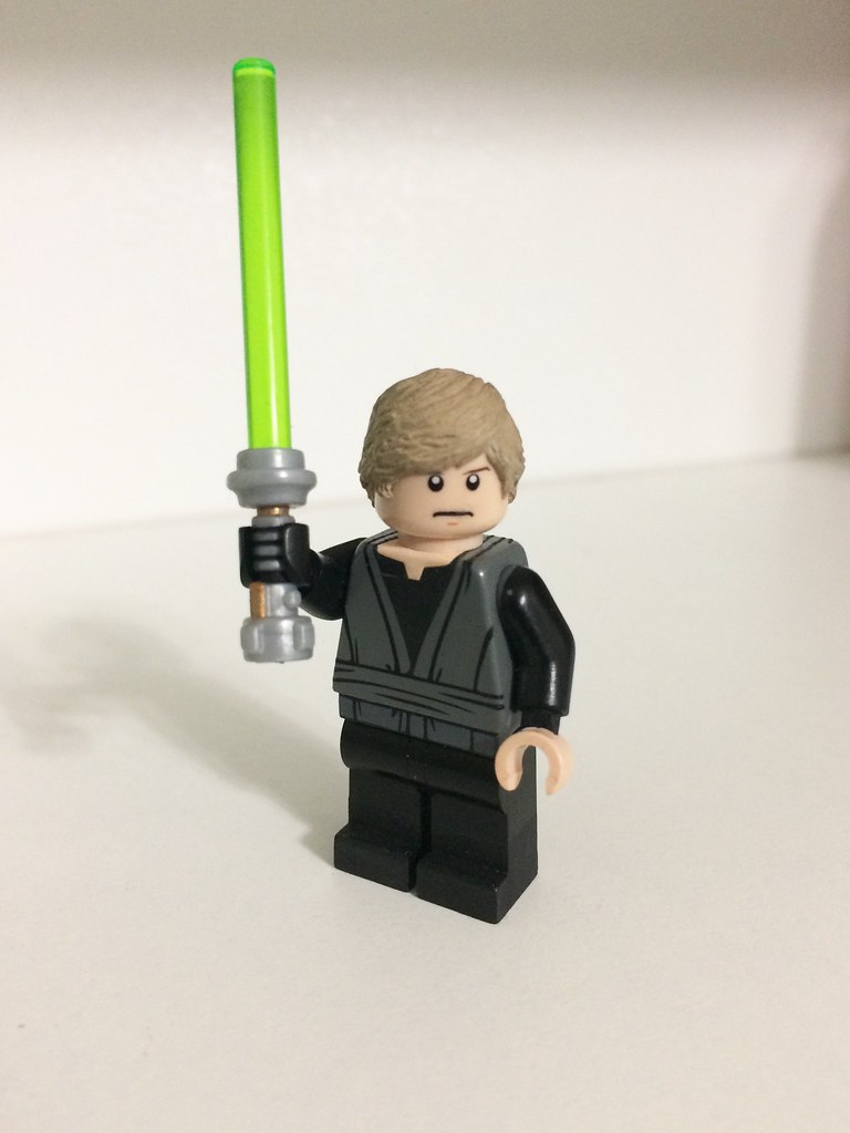 luke skywalker lego helmet