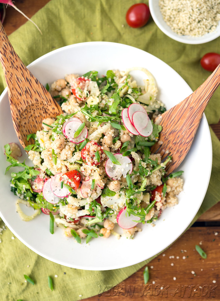 Quinoa Fennel Chickpea Salad - Healthy, easy, and delicious! #vegan #glutenfree