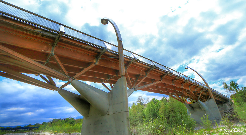 Le plus grand pont en bois carrossable de France à Crest | Flickr