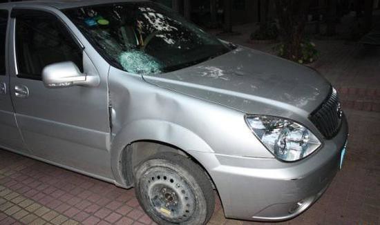 Shenzhen police: help drop the driver never alarm, and accident causation