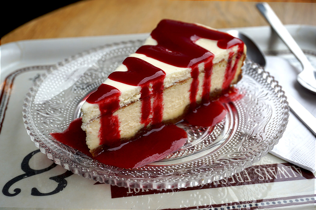 Gluten free cheesecake with raspberry coulis from Bears and Raccoons in Paris, France