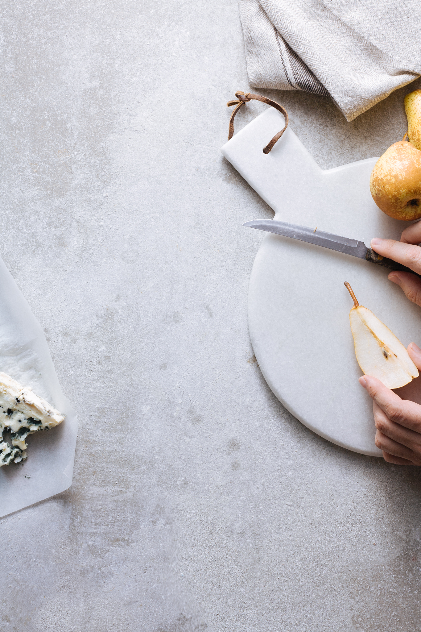Polenta com pêra rocha caramelizada e queijo roquefort