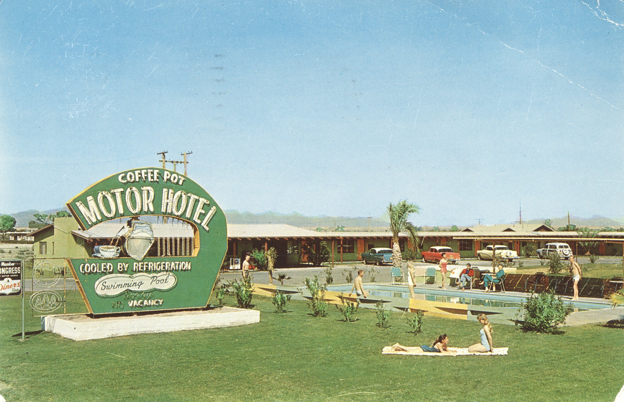 Coffee Pot Motor Hotel - 2421 West Hobsonway, Blythe, California U.S.A. - postmarked 1961, likely ca. 1950s) 