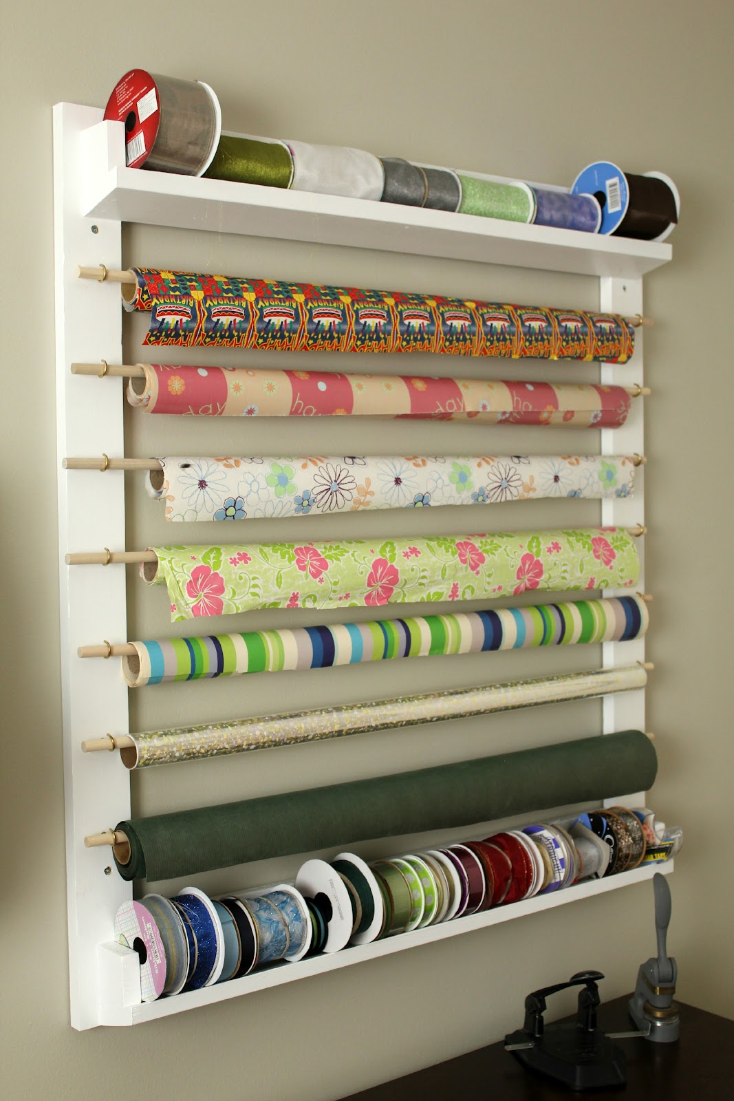 wrapping paper storage station