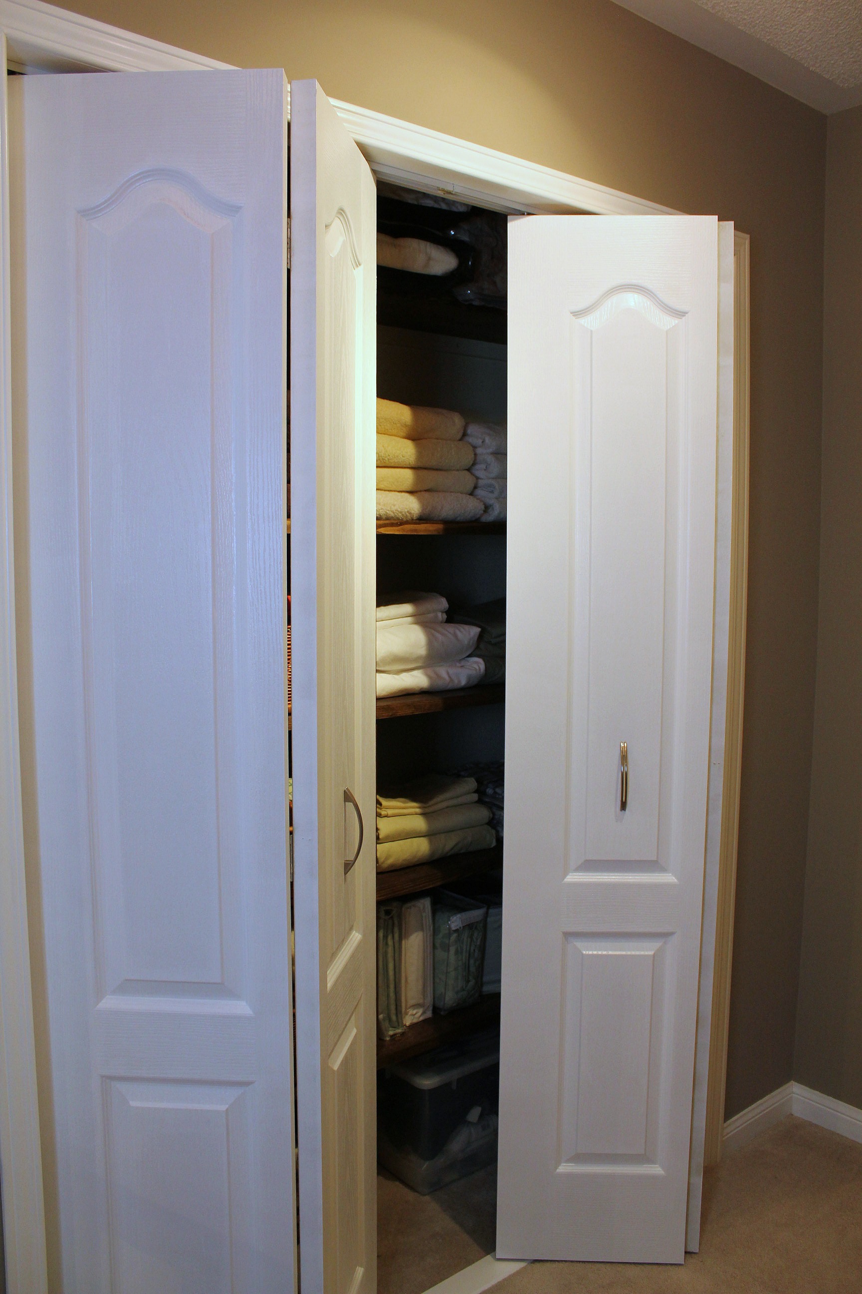 linen closet bi-fold doors
