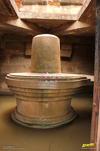 Badavilinga  monolith, Hampi, Ballari district, Karnataka, India