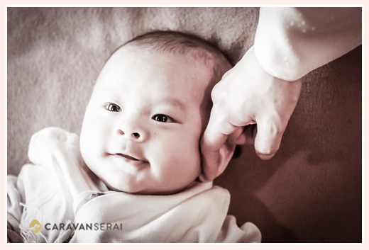 櫓心祜（ろここ）でお食い初め（名古屋市天白区） ｜ 家族写真カメラマンが撮る自然な赤ちゃんの表情