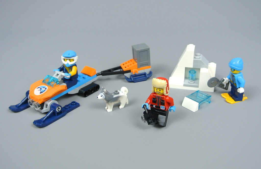 Arctic Exploration Team 70 Pieces 3 Minifigures & Dog LEGO City 60191 