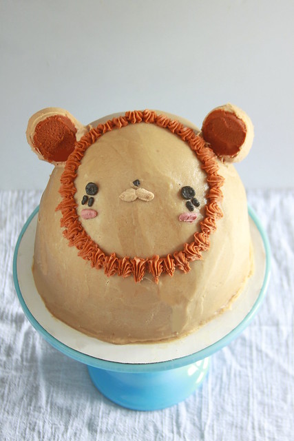 Lion Cake with Poured Peanut Butter Icing
