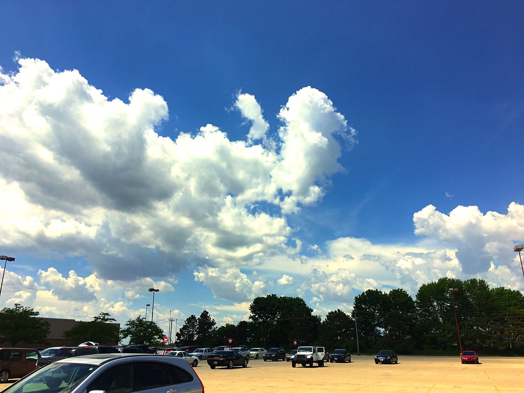 99°F over Target, Galesburg, Illinois, May 27, 2018 (Apple IPhone 6s)